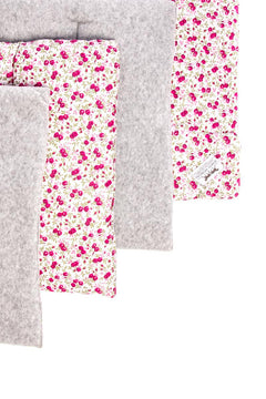 Marta Morgan Stable / Travel Bandage Pads (Grey Fleece with Pink Floral Cotton)