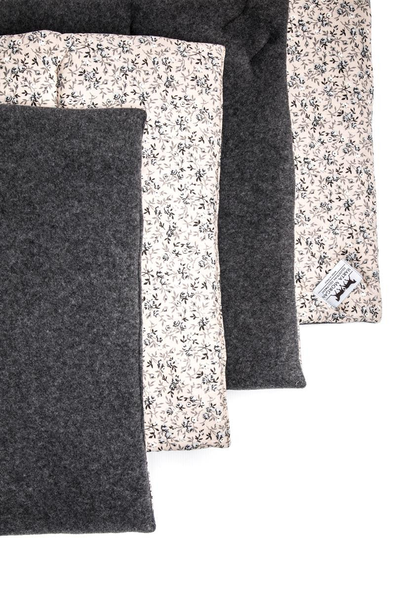 Marta Morgan Stable / Travel Bandage Pads (Grey Fleece with a Beige Floral Cotton)